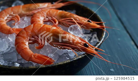 Fresh Red Shrimp on Ice in Bowl 125984515
