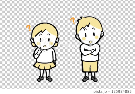 不思議そうな表情の、普段着の男女の子ども 125984883