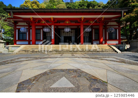 宇宙エネルギーが降注ぎ京の都の鬼門を護る… 鞍馬寺『本殿金堂・金剛床』 125985446