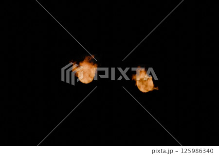 黒背景に二つの火の玉の3DCG画像 黒背景に二つの火の玉の3DCG画像 125986340