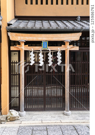 京都神田明神（平将門塚の伝説）神田神社　鳥居　京都市下京区新釜座町 125986761