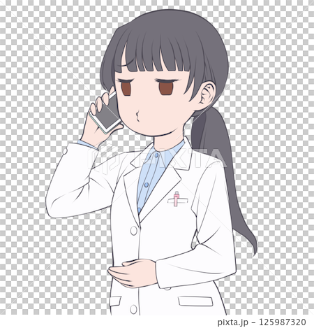 スマホで電話をかける黒髪の女性薬剤師・むくれる 125987320
