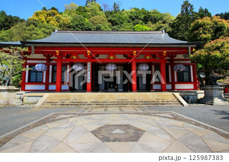 宇宙エネルギーが降注ぎ京の都の鬼門を護る… 鞍馬寺『本殿金堂・金剛床』 宇宙エネルギーが降注ぎ京の都の鬼門を護る… 鞍馬寺『本殿金堂・金剛床』 125987383