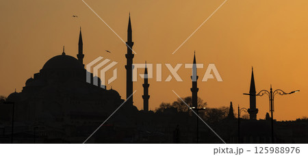 Silhouette of mosque Silhouette of mosque 125988976
