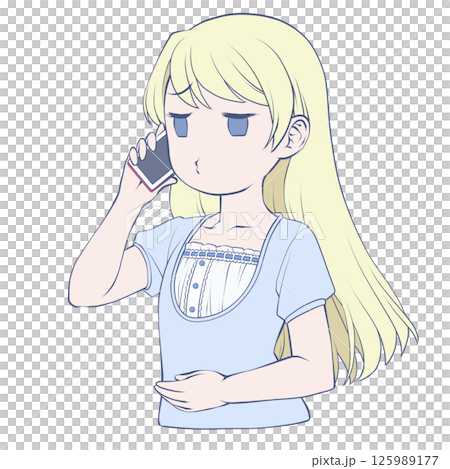 スマホで電話をかける金髪の若い女性・むくれる スマホで電話をかける金髪の若い女性・むくれる 125989177
