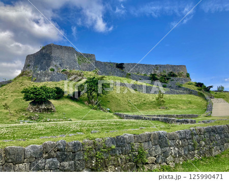 勝連城跡・琉球王国時代の城（沖縄県・うるま市） 125990471