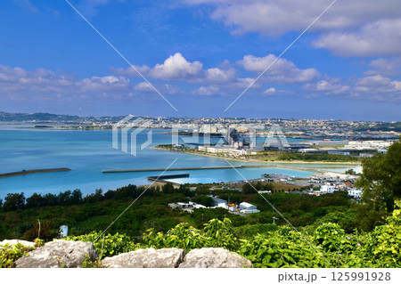 勝連城跡からの眺め・西方面（沖縄県・うるま市） 125991928