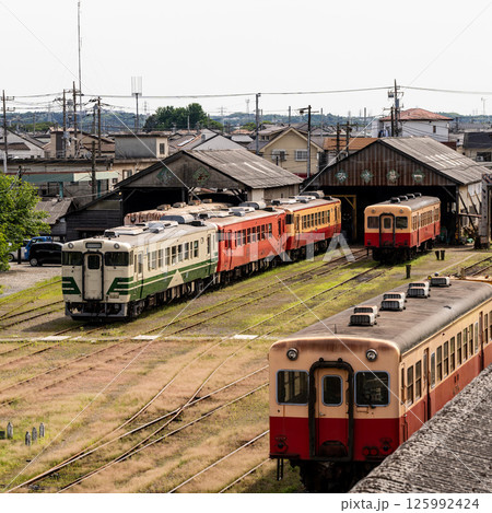 五井機関区に停車している小湊鉄道の車両 五井機関区に停車している小湊鉄道の車両 125992424