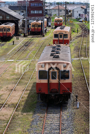 五井機関区に停車している小湊鉄道の車両 125992451