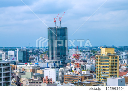 日本の横浜都市景観 関内駅前のベースゲート横浜関内タワーなどを望む=令和7年4月26日 日本の横浜都市景観 関内駅前のベースゲート横浜関内タワーなどを望む=令和7年4月26日 125993604