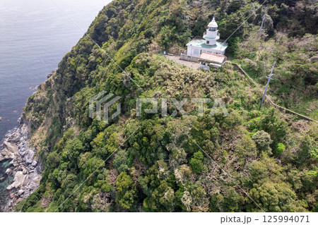 三重県伊勢志摩の離島「神島」神島灯台 125994071
