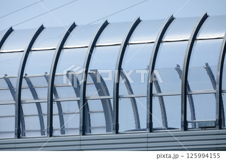 東京外環自動車道の防音壁 125994155