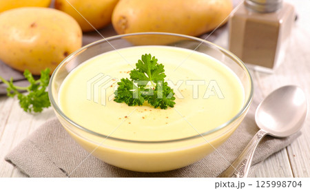 ヴィシソワーズ（AI生成画像） 125998704