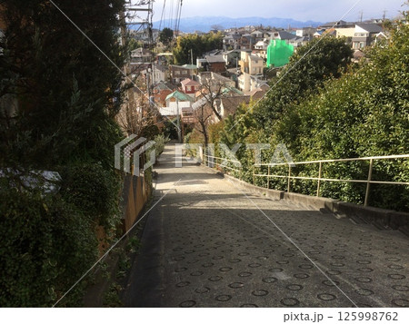 坂道から見える坂道 125998762