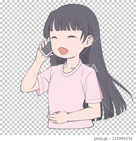 スマホで電話をかける黒髪の若い女性・笑顔 125999232