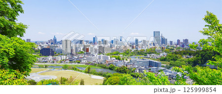 青葉城址より新緑の仙台市全景 125999854