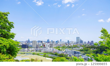 青葉城址より新緑の仙台市全景 125999855