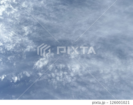 爽やかな青空と白い雲 爽やかな青空と白い雲 126001021