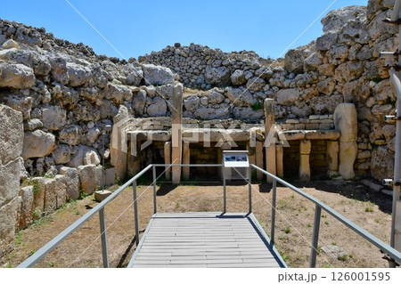 マルタ共和国、ゴゾ島、ジュガンティーヤ神殿、巨石神殿群 126001595