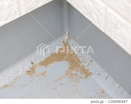 ベランダに積もった砂 126006887