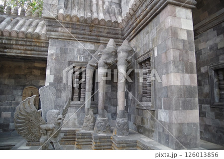 インドネシア ジョグジャカルタ ムンドゥット仏教僧院 インドネシア ジョグジャカルタ ムンドゥット仏教僧院 126013856