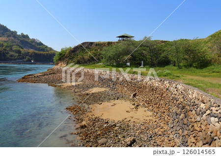 村上水軍 能島城址 登山口、三の丸展望台側の風景 126014565