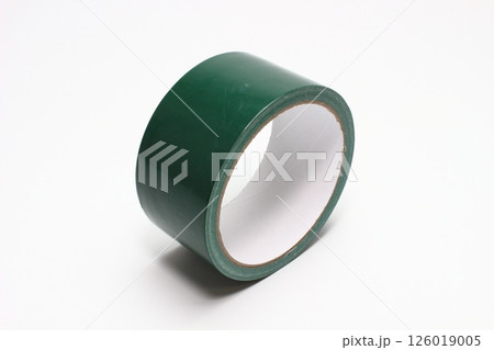 目立つ緑色のガムテープ、識別や仮止めにも便利 126019005