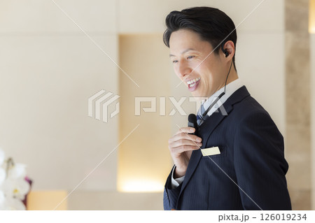 ホテルスタッフのポートレート　撮影協力：学校法人電波学園　東京電子専門学校 126019234