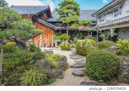 岐阜 岩村城下町  商家の庭 126019428