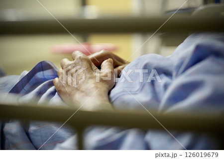 静かなる闘病の時間 126019679