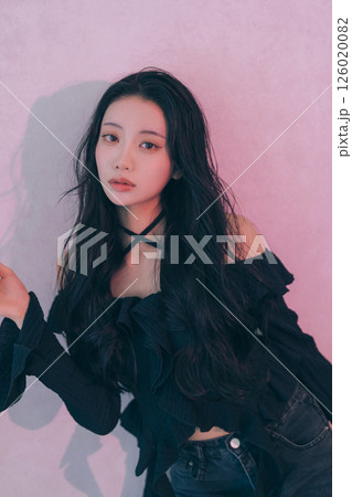 黒髪ロングヘアのヘアスタイルイメージ 黒髪ロングヘアのヘアスタイルイメージ 126020082