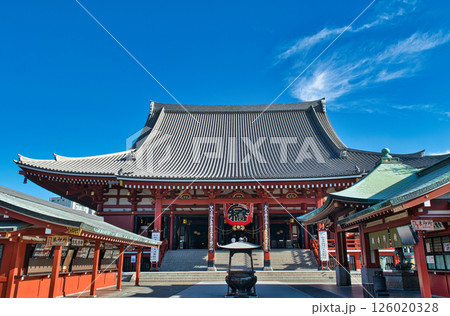 東京都・浅草　浅草寺（せんそうじ）　本堂（観音堂） 126020328