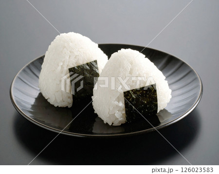 おにぎり 126023583
