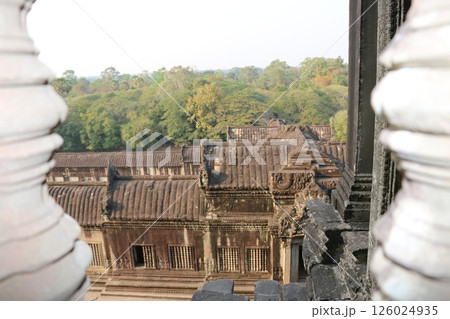 カンボジアの至宝アンコール・ワット第三回廊の眺望 126024935