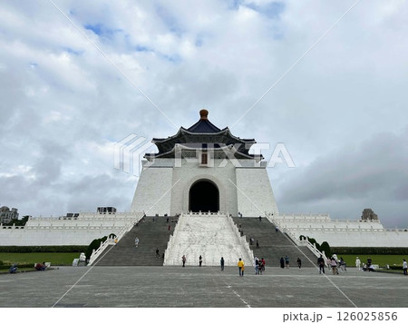 中正紀念堂の全景 126025856