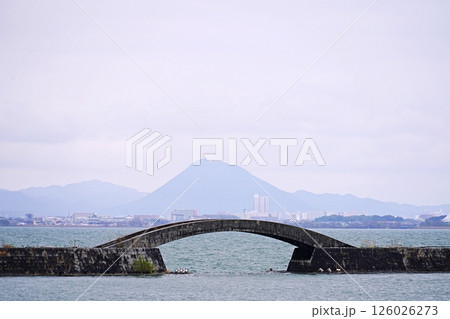 滋賀 大津 大津港 沖合防波堤と近江富士(晩春) 滋賀 大津 大津港 沖合防波堤と近江富士(晩春) 126026273