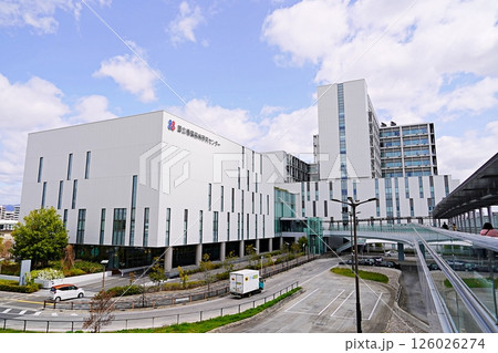 大阪　吹田市　国立循環器病研究センター（晩春） 126026274