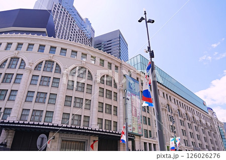 大阪市　南海なんば駅と高島屋（南海ビル、秋） 126026276