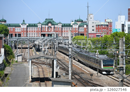 深谷駅を発車する電車 深谷駅を発車する電車 126027546