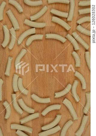 Homemade spinach pasta 126028302