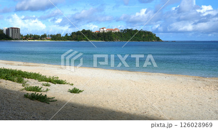 白い砂浜と青い海 白い砂浜と青い海 126028969