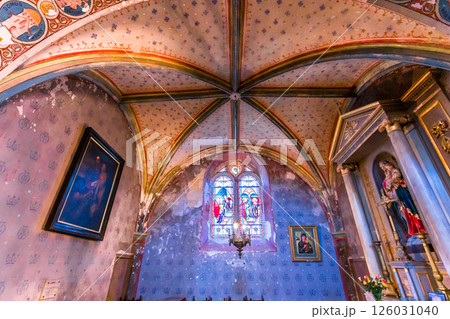 interiors of the Saint Pierre church, Marennes, France interiors of the Saint Pierre church, Marennes, France 126031040