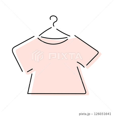 ハンガーにかけたシンプルなTシャツ3 126031641