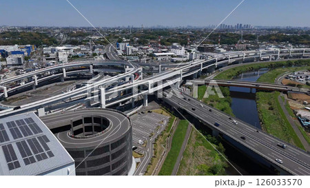 港北インターチェンジと高速道路(空撮)- 神奈川県横浜市,日本 港北インターチェンジと高速道路(空撮)- 神奈川県横浜市,日本 126033570