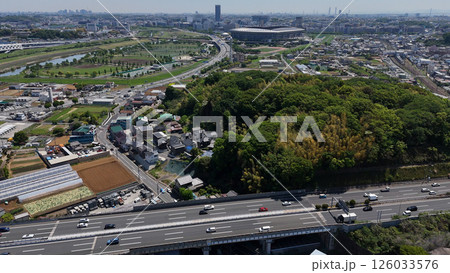 新横浜の街と第三京浜（空撮）- 神奈川県横浜市,日本 126033576