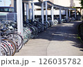 駐輪場の自転車たち 126035782