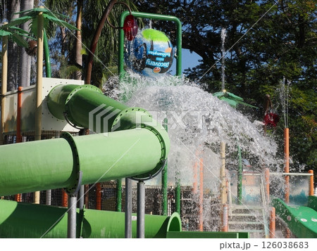 ディスカバリーパークロックハンプトンのウォーターパーク　オーストラリア 126038683