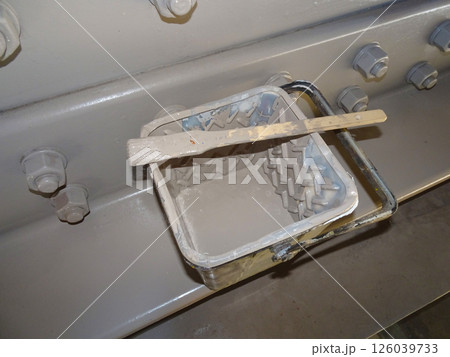 橋梁の塗替え工事（刷毛） 126039733