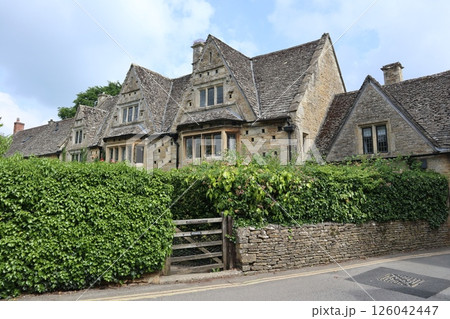 コッツウォルズ地方ボートン・オン・ザ・ウォーター 126042447