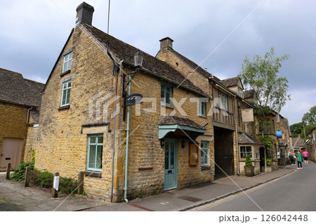 コッツウォルズ地方ボートン・オン・ザ・ウォーター コッツウォルズ地方ボートン・オン・ザ・ウォーター 126042448